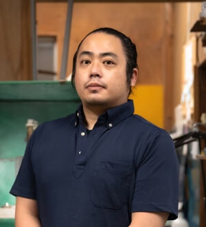 Japanese Edo Kiriko craftsman portrait for traditional cut glass master guide